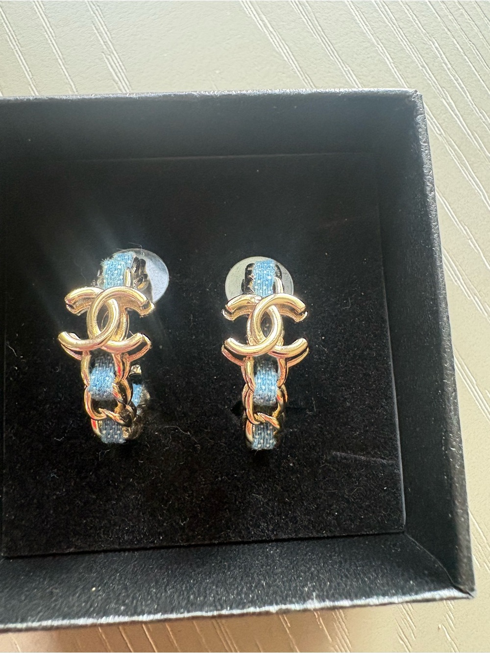 FASHION Gold CC Logo Hoop Pierced Earrings with Blue Denim Fabric Weave - Picture 2 of 8